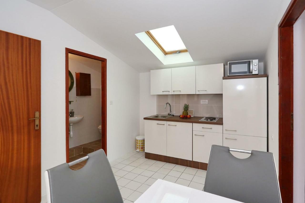 Apartments Golub Nin Luaran gambar
